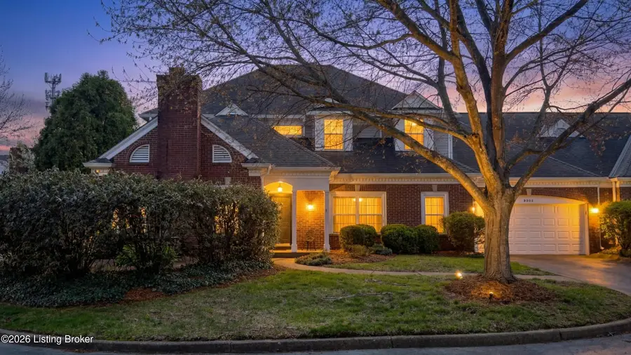 5943 Ashwood Bluff Dr, Louisville, KY 40207 - #2