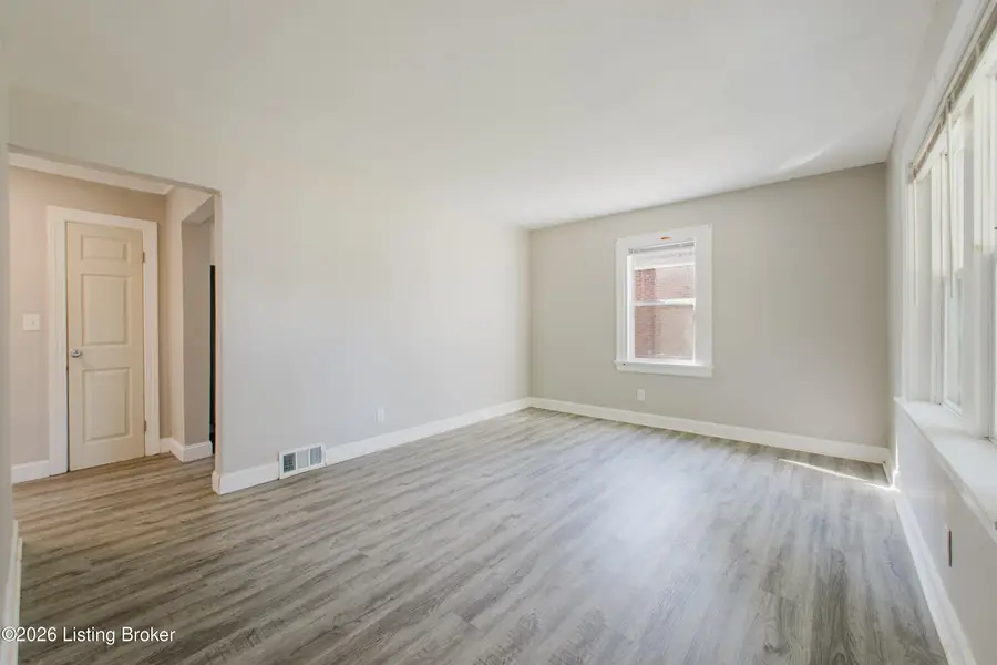 921 Southwestern Pkwy, Louisville, KY 40211 - #2