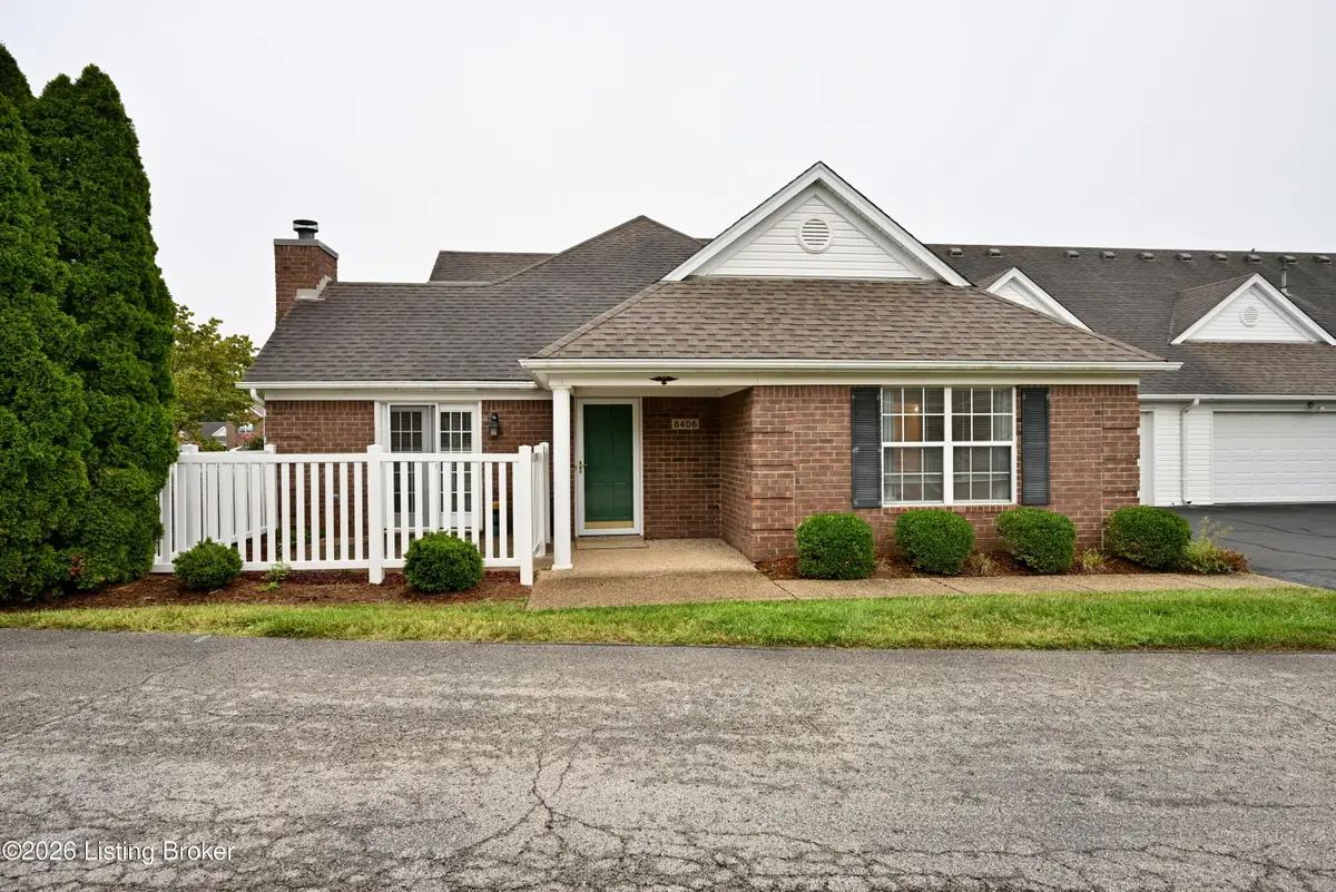 8406 Eagle Creek Dr, Lyndon, KY 40222 - #1