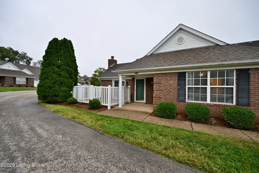 8406 Eagle Creek Dr, Lyndon, KY 40222 - #3