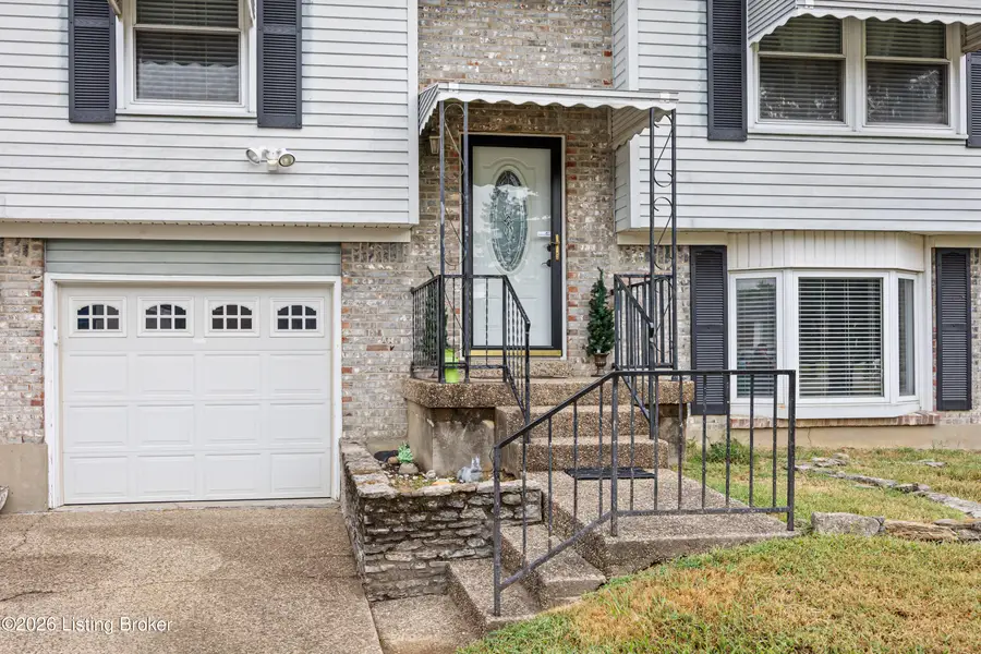 4401 Starks Dr, Louisville, KY 40218 - #3