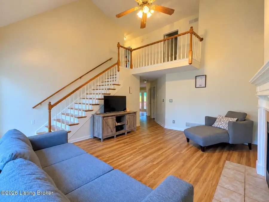 223 Woodfield Cir, Shelbyville, KY 40065 - #3