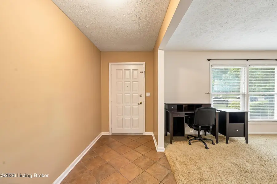9206 Auburn Ave, Jeffersontown, KY 40299 - #3