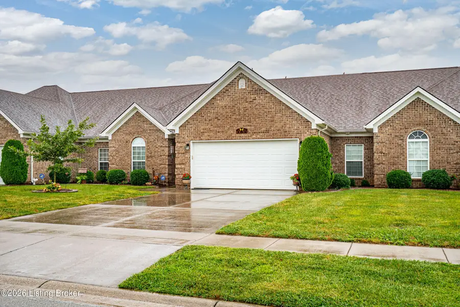 137 Locust Hill Dr, Mount Washington, KY 40047 - #3