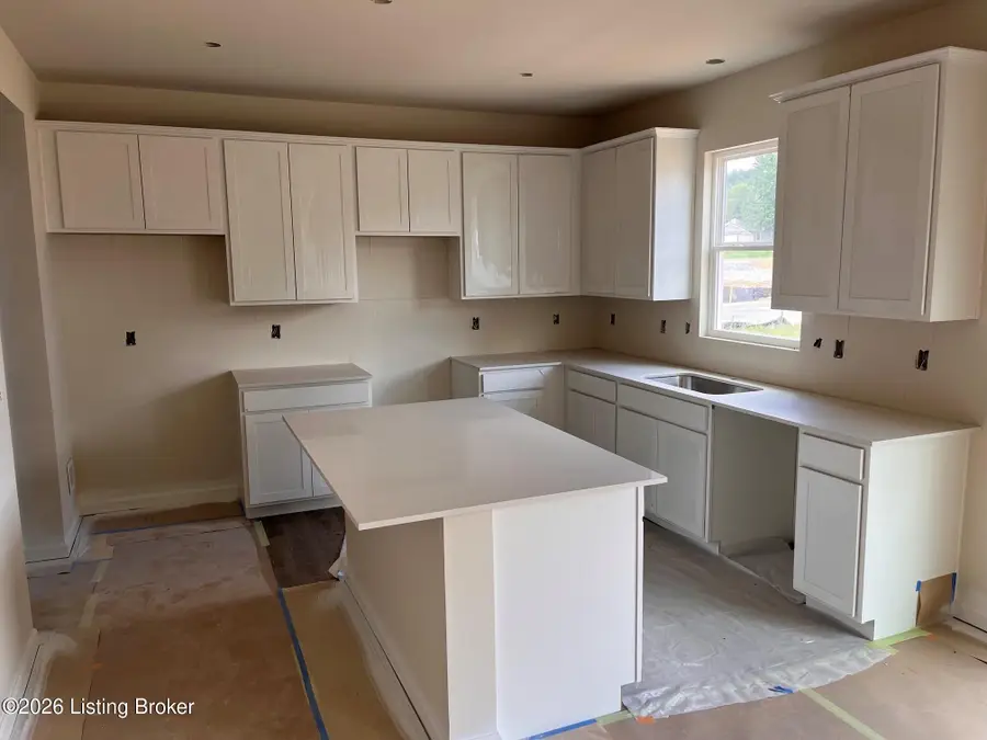 8401 Hollis Vw Way, Louisville, KY 40214 - #3