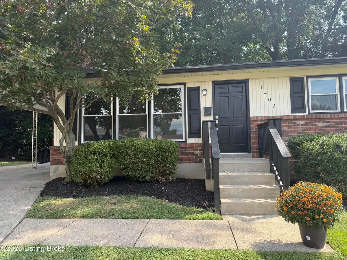 1402 Cloverhills Dr, Louisville, KY 40216 - #1