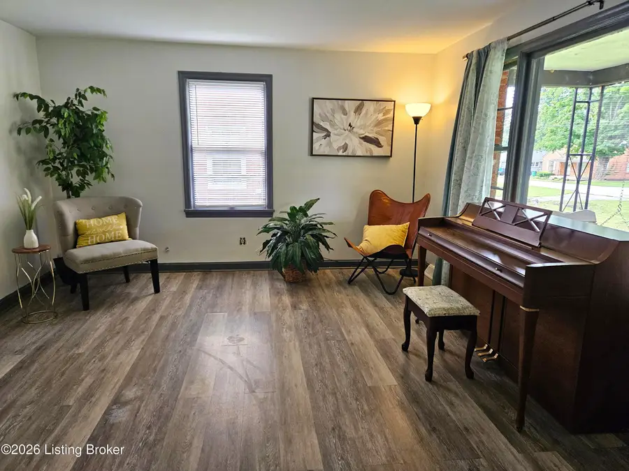 10714 June Dr, Fairdale, KY 40118 - #2