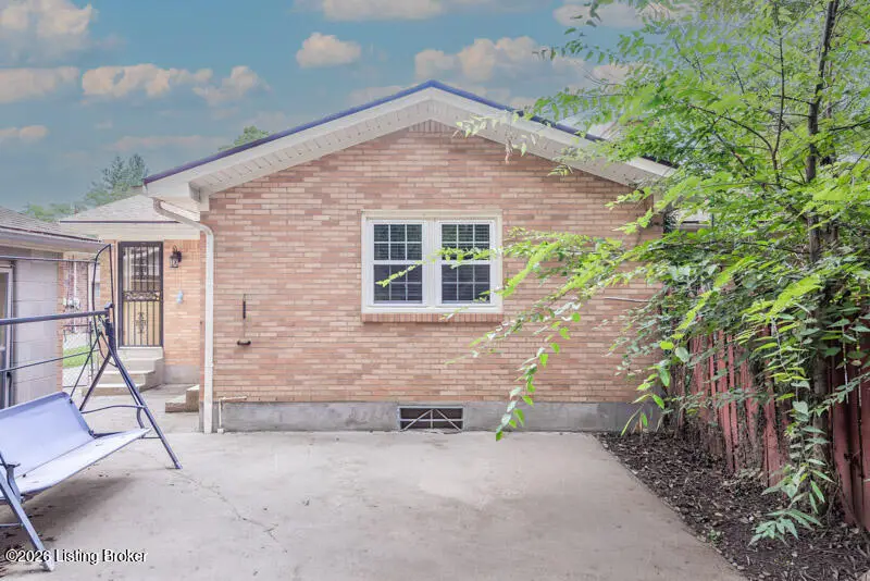 3608 Estate Dr, Louisville, KY 40216 - #3