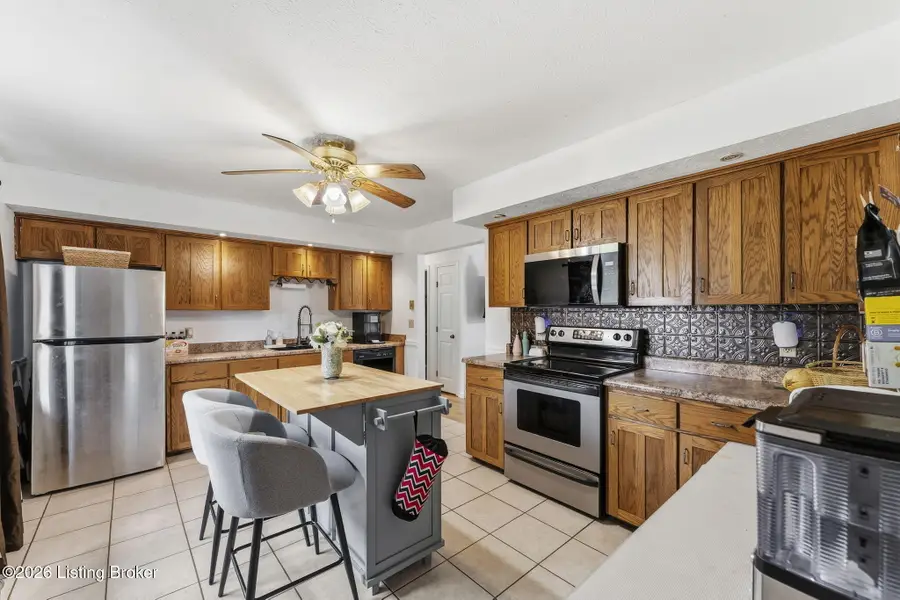 115 Rose Rd, Hodgenville, KY 42748 - #2