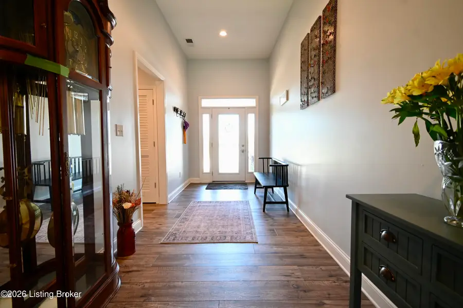 10221 Park Lake Dr, Louisville, KY 40229 - #3
