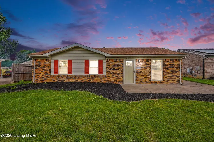 5230 Mt Holyoke Dr, Louisville, KY 40216 - #2