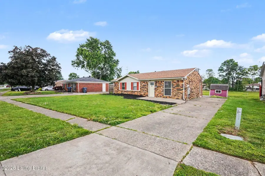5230 Mt Holyoke Dr, Louisville, KY 40216 - #3