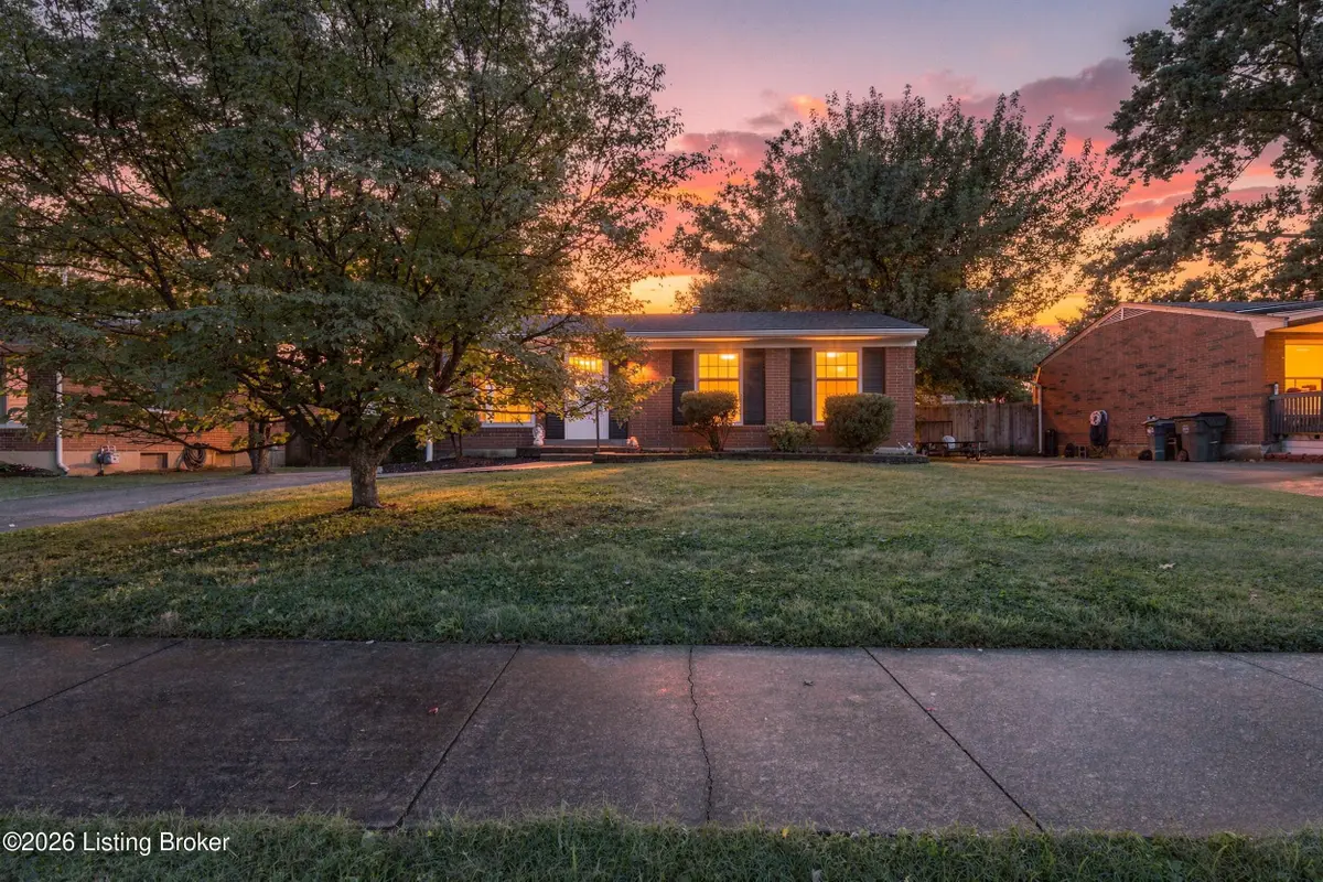 2516 Tregaron Ave, Jeffersontown, KY 40299 - #1