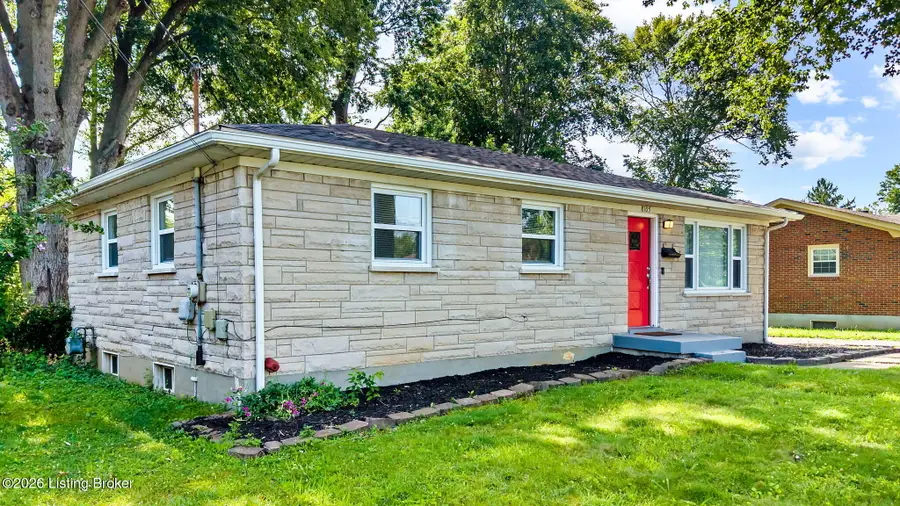 8105 Devonshire Dr, Louisville, KY 40258 - #3