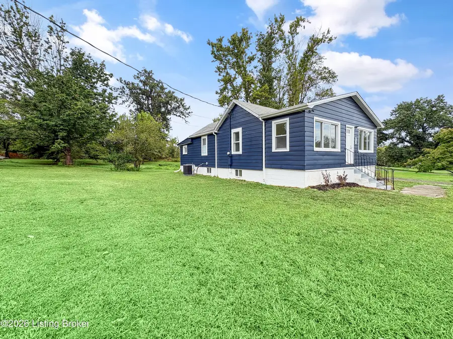 411 Blackjack Rd, Radcliff, KY 40160 - #3