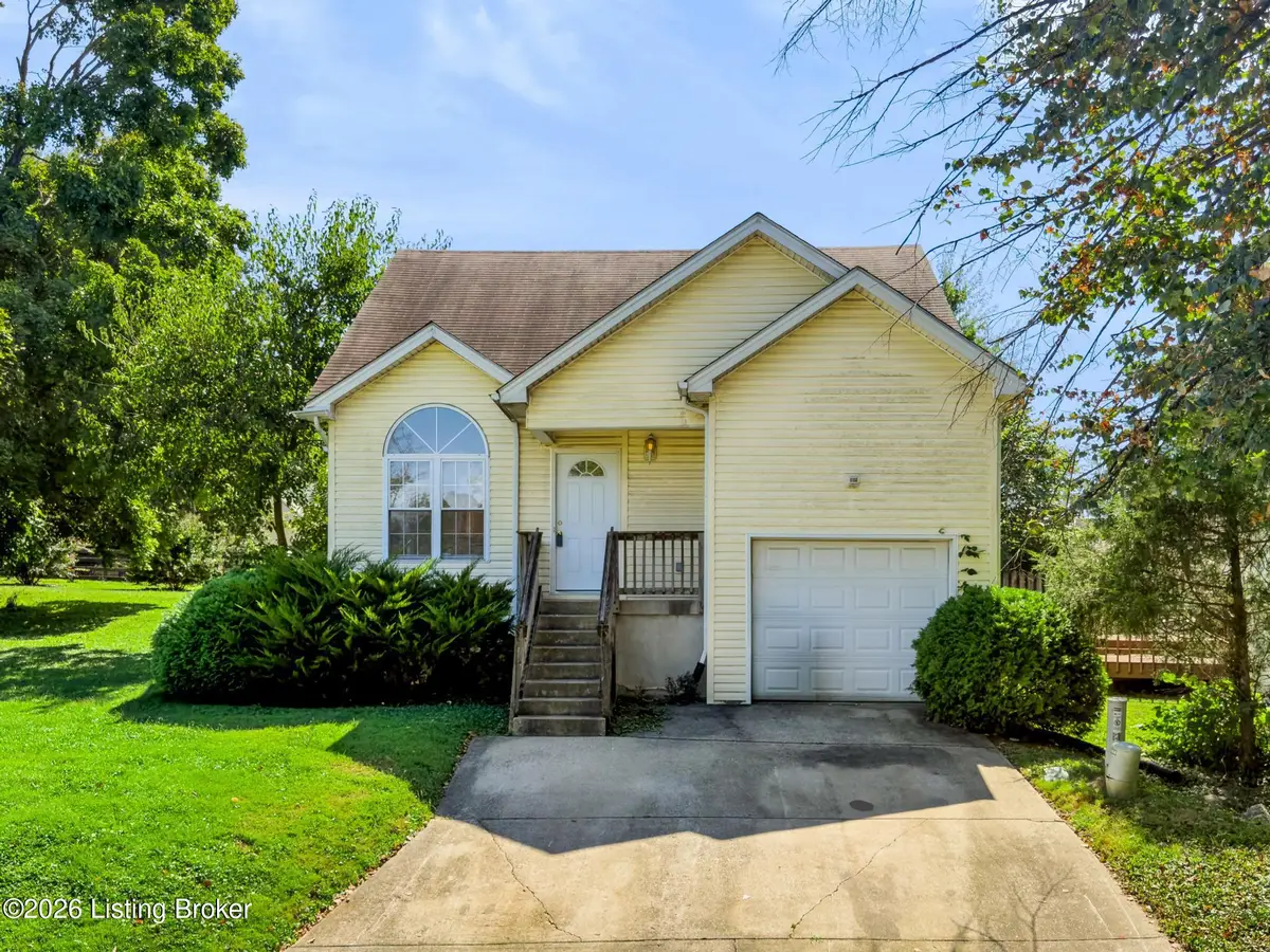 8104 Hudson Ln, Louisville, KY 40291 - #1