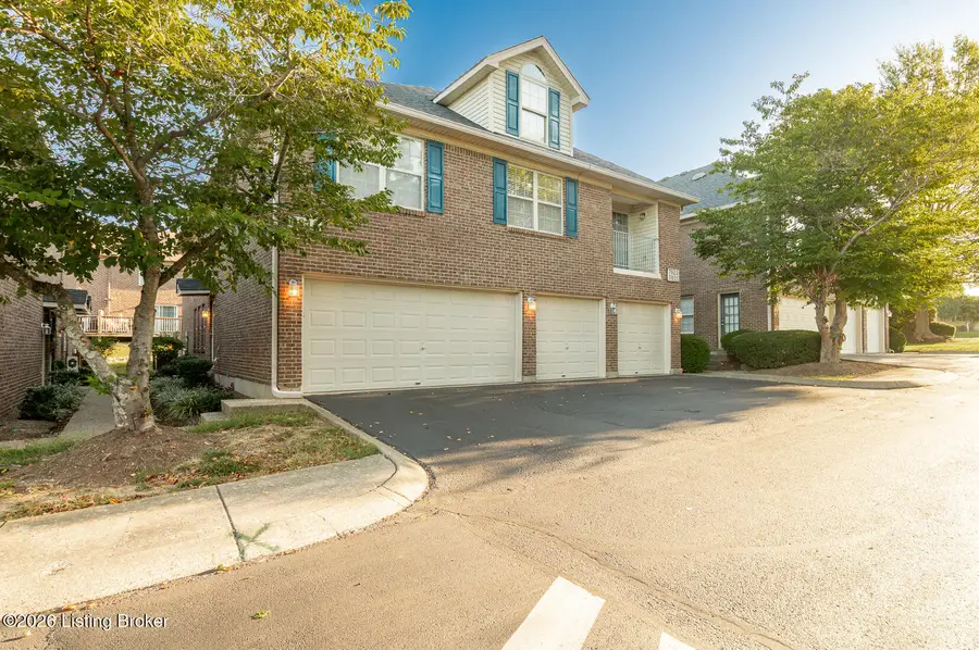 7921 Grand Cascade Dr, Louisville, KY 40228 - #3