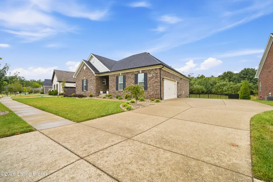 1928 Scenic Lakes Dr, Louisville, KY 40245 - #2