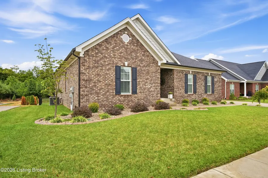 1928 Scenic Lakes Dr, Louisville, KY 40245 - #3