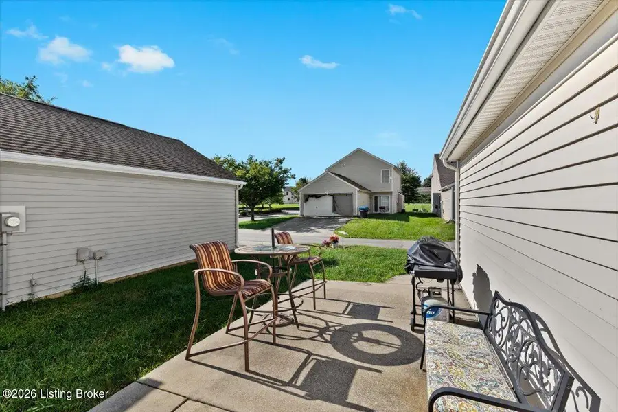 9619 Riverwalk Ave, Louisville, KY 40229 - #2