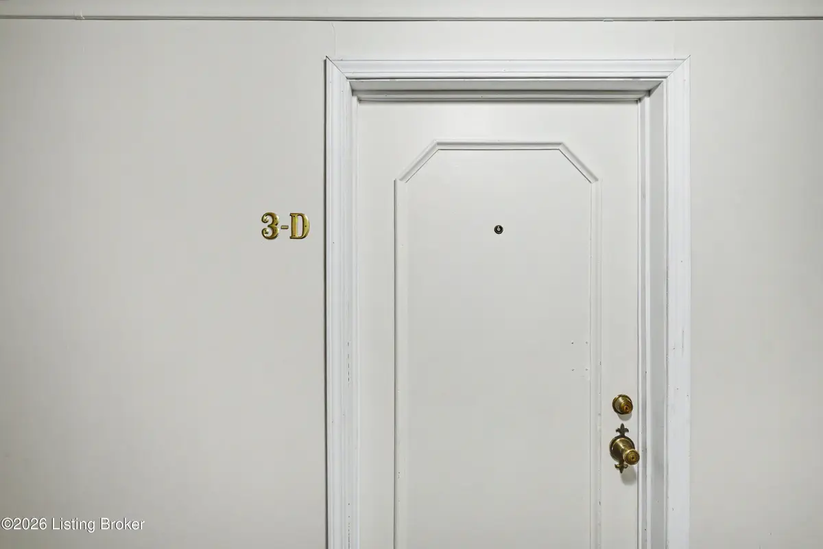 4875 Sherburn Ln #3D, Louisville, KY 40207 - #1