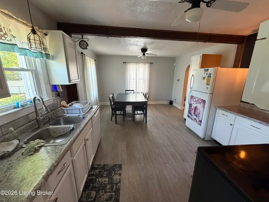 4906 Valley Station Rd, Louisville, KY 40272 - #3