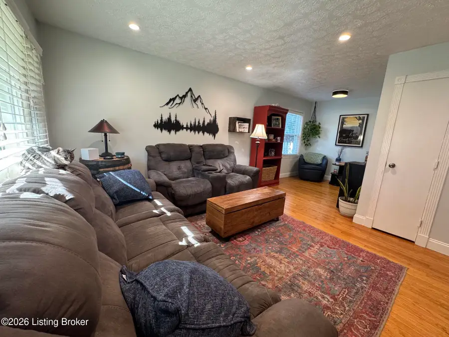 2027 Cedarcrest Dr, Louisville, KY 40242 - #2
