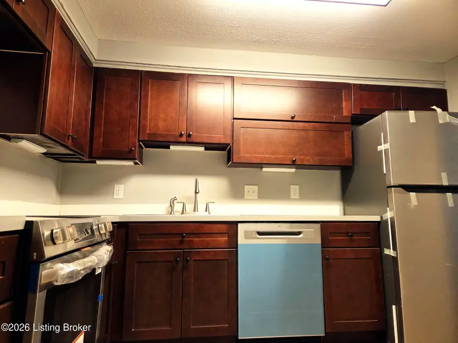 1815 Gardiner Ln #APT K82, Louisville, KY 40205 - #3