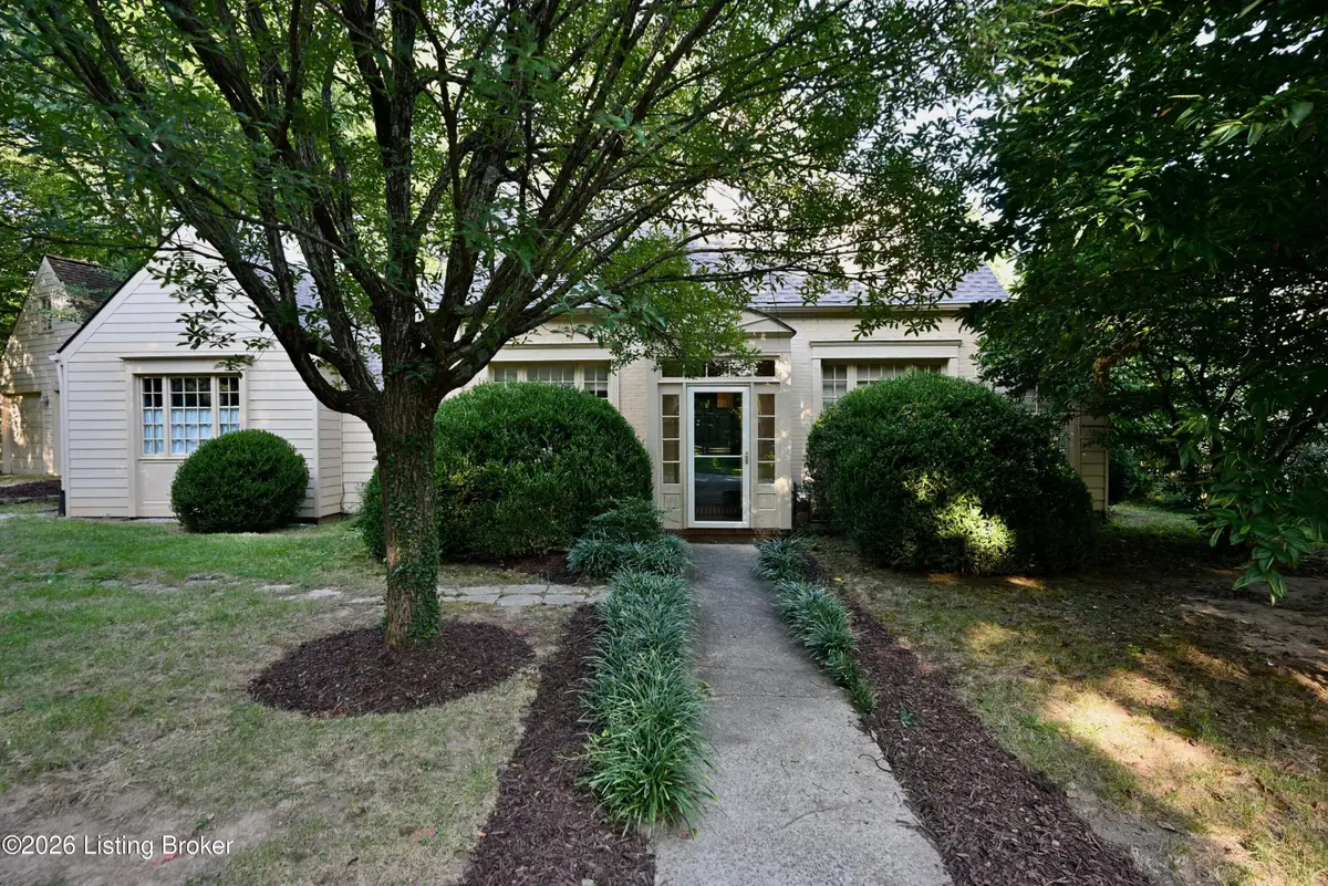 621 Cochran Hill Rd, Louisville, KY 40206 - #1
