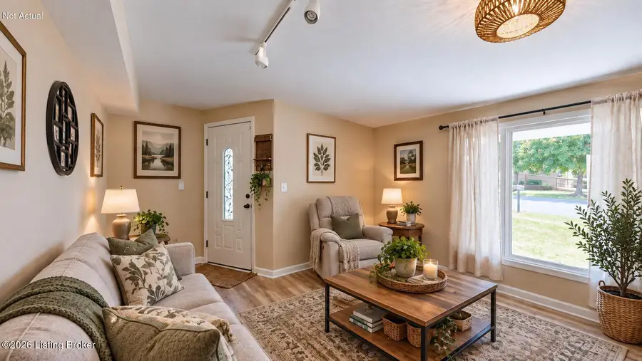 4618 E Overbrook Dr, Louisville, KY 40216 - #2