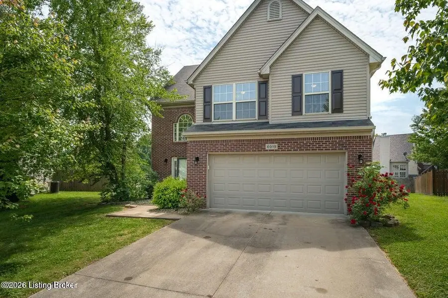 6919 Walnut Farm Dr, Louisville, KY 40229 - #2