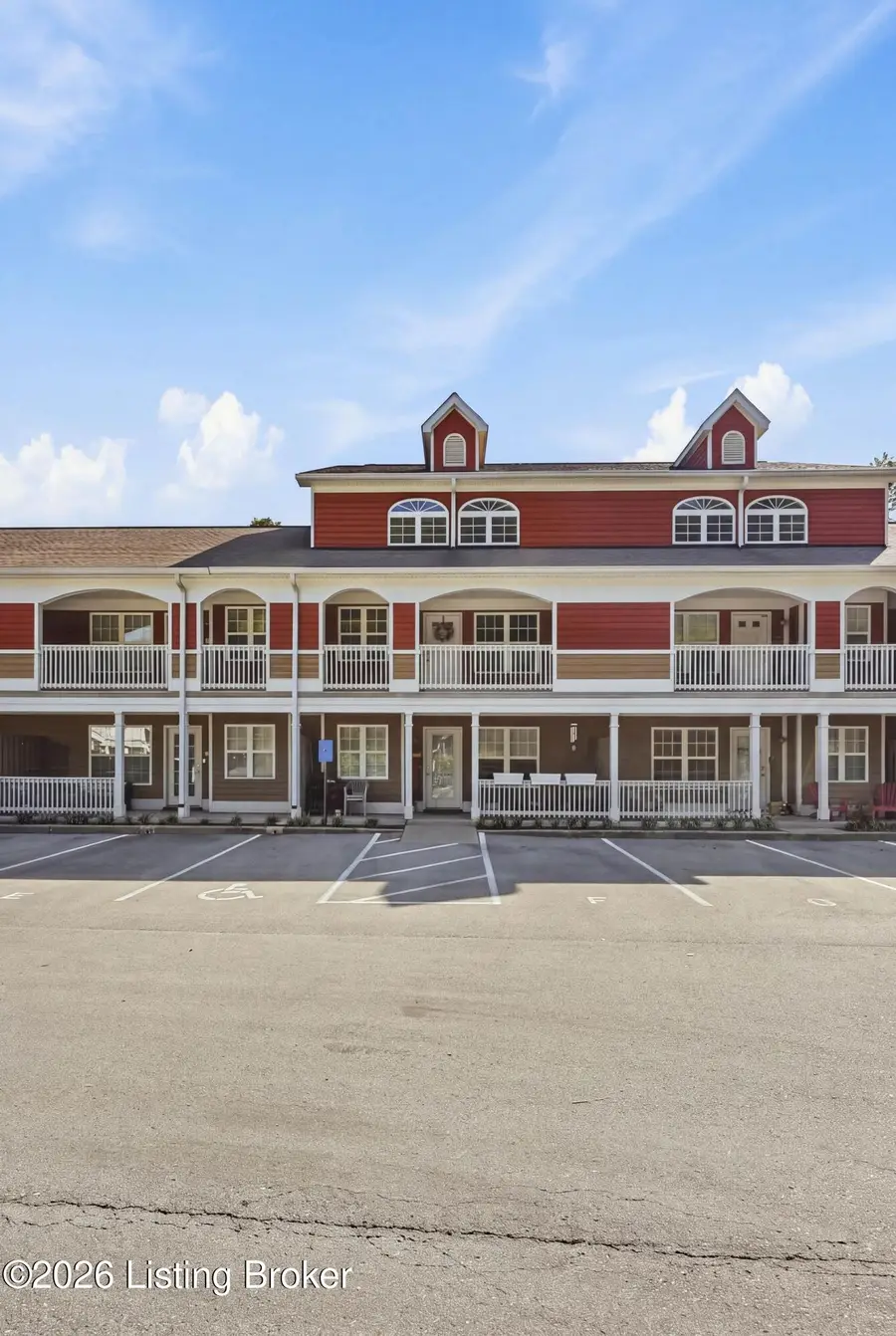 225 Crescent Hill Pl #Apt 211, Louisville, KY 40206 - #3