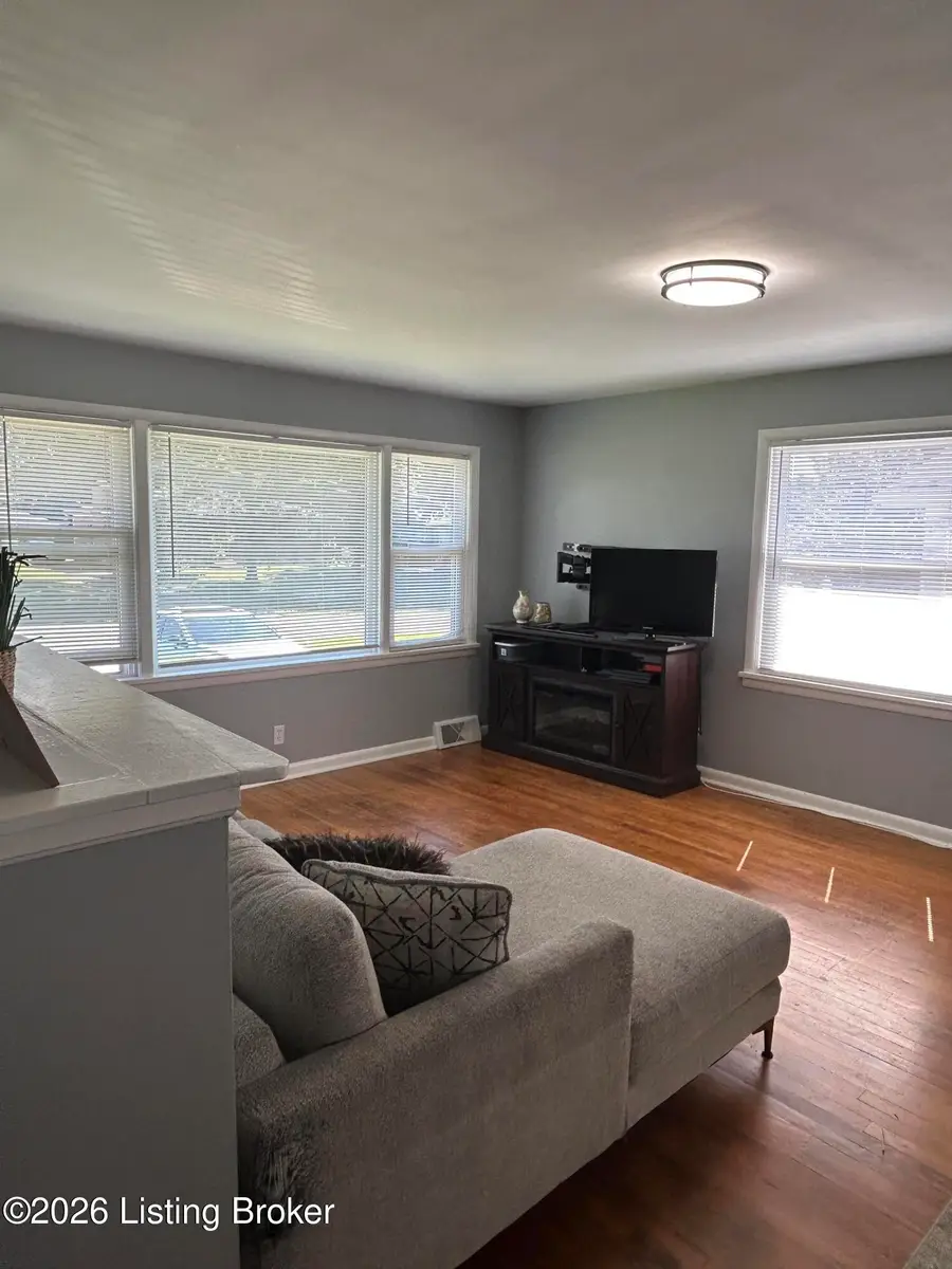 10508 Torrington Rd, Louisville, KY 40272 - #3