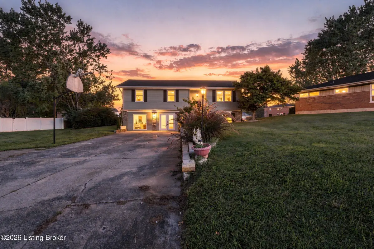 2304 Stephan Ln, Louisville, KY 40214 - #1