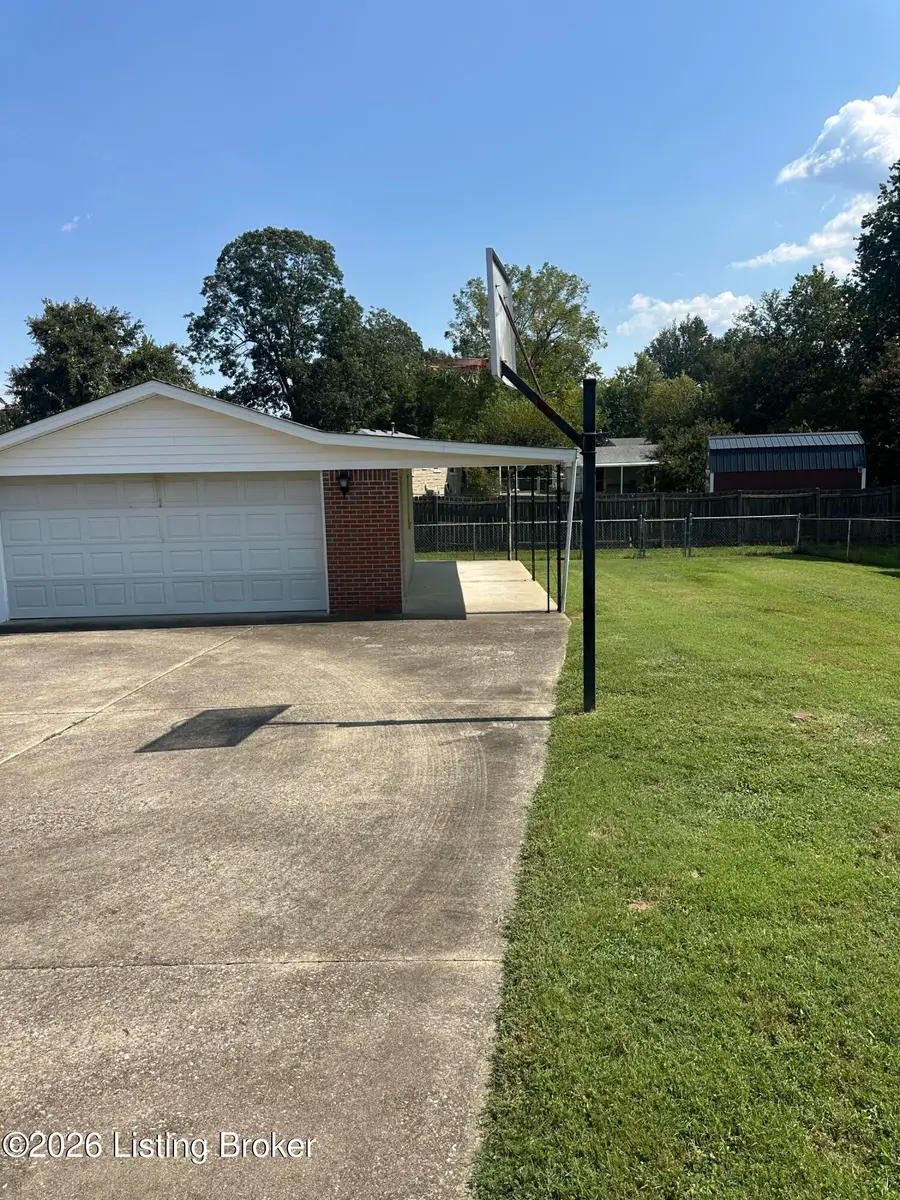 11605 Semillon Ln, Louisville, KY 40272 - #2