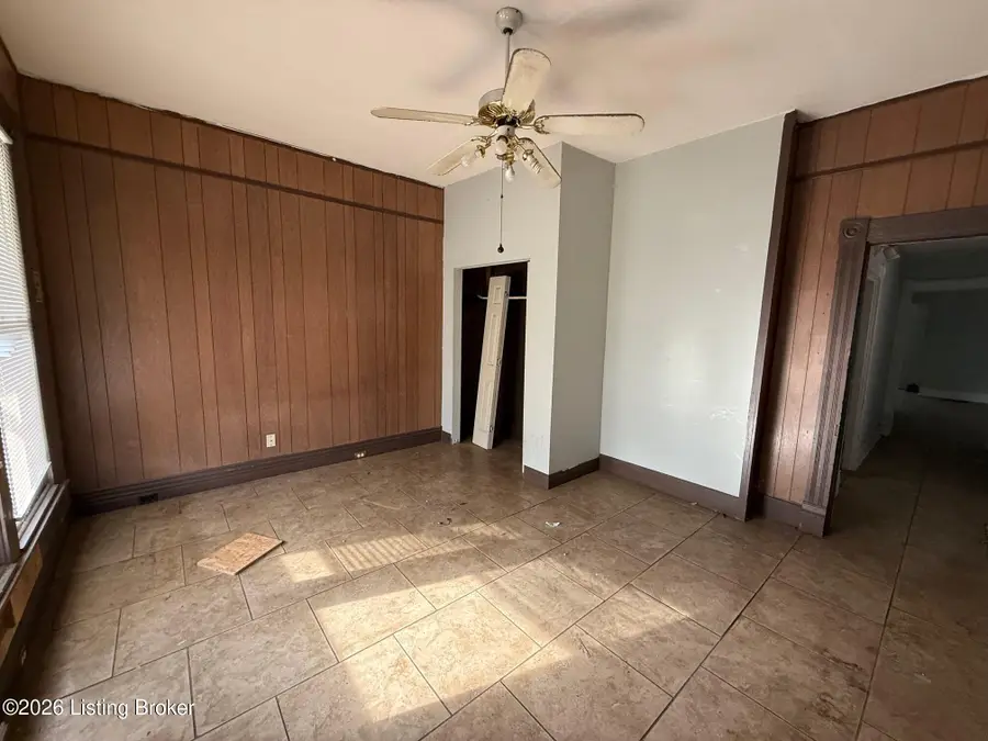 2703 Hale Ave, Louisville, KY 40211 - #2