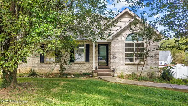 805 Auburn Oaks Dr, Louisville, KY 40214