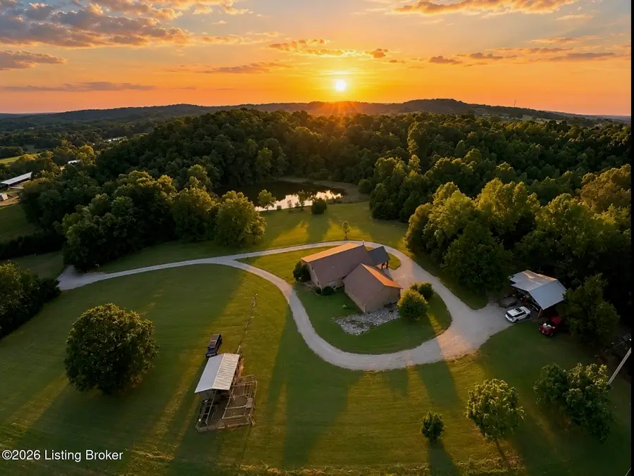 505 Brewster Rd, Summer Shade, KY 42166 - #2