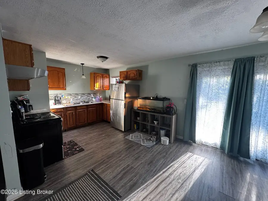 9720 Titan Dr, Louisville, KY 40229 - #2