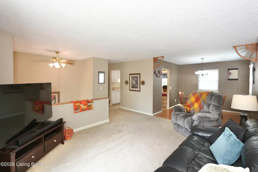 1246 Gail Dr, Jeffersonville, IN 47130 - #3