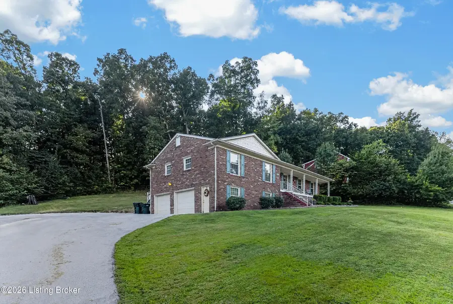9202 Lakeridge Dr, Louisville, KY 40272 - #3