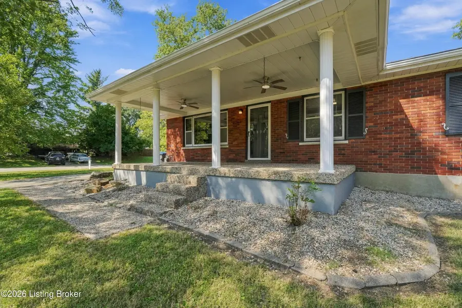 10001 Vega Ln, Louisville, KY 40272 - #2