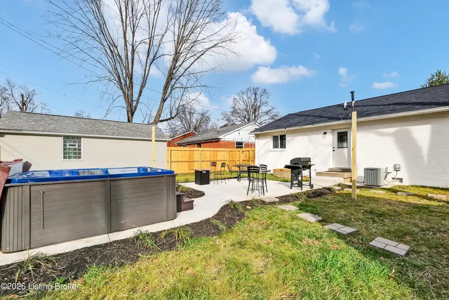 3216 Wellingmoor Ave, Louisville, KY 40218 - #2