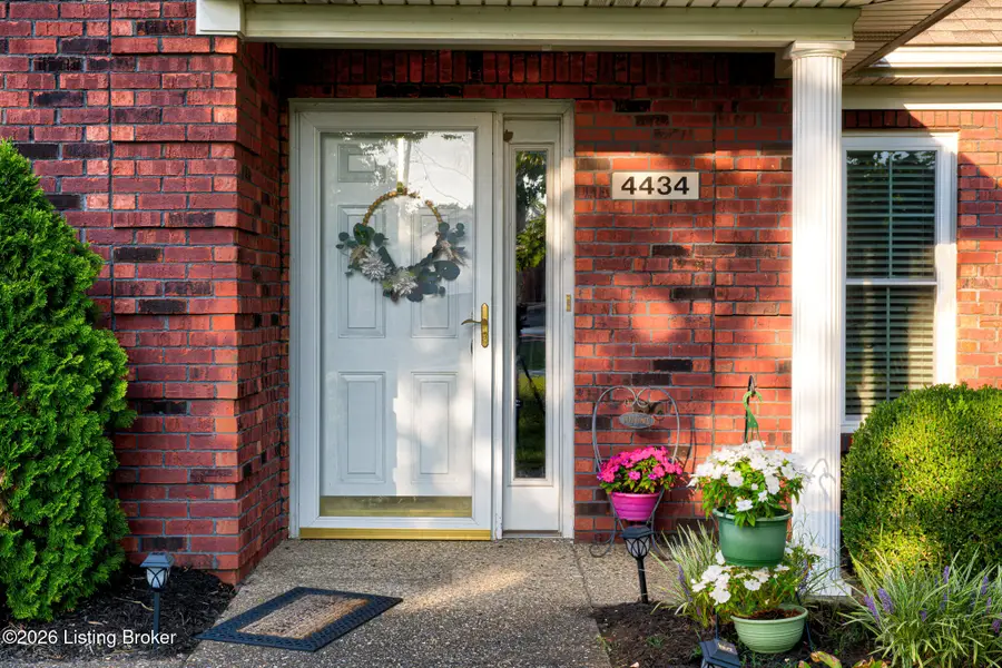 4434 Monarchos Dr, Louisville, KY 40220 - #2