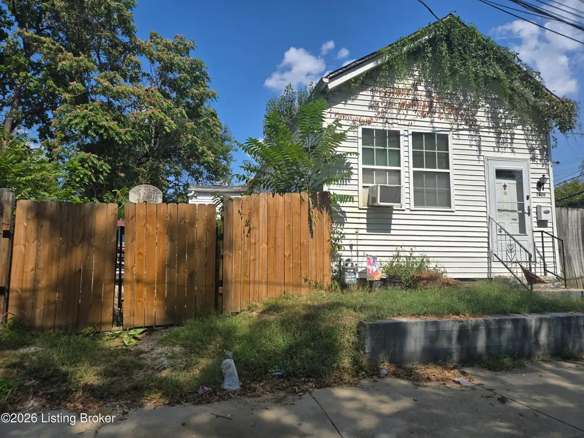 2009 Columbia St, Louisville, KY 40203 - #1