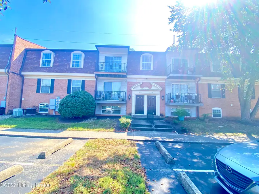 206 Flanders Ct #8, Louisville, KY 40218 - #2