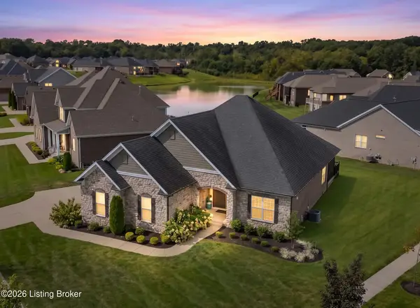 2014 Scenic Lakes Dr, Louisville, KY 40245