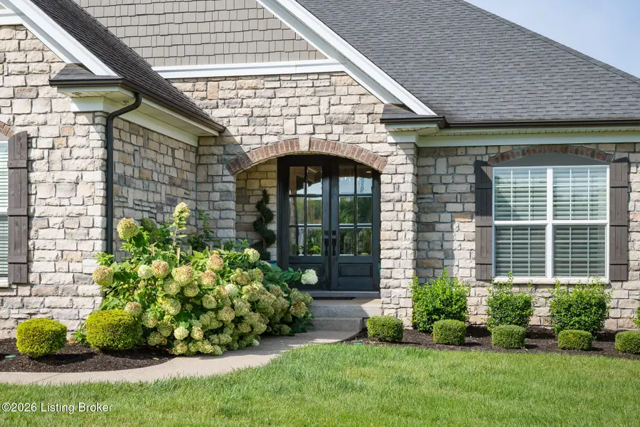 2014 Scenic Lakes Dr, Louisville, KY 40245 - #3