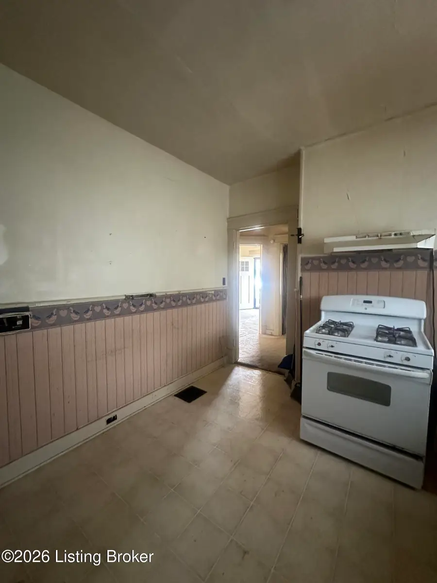 815 S 38th St, Louisville, KY 40211 - #3