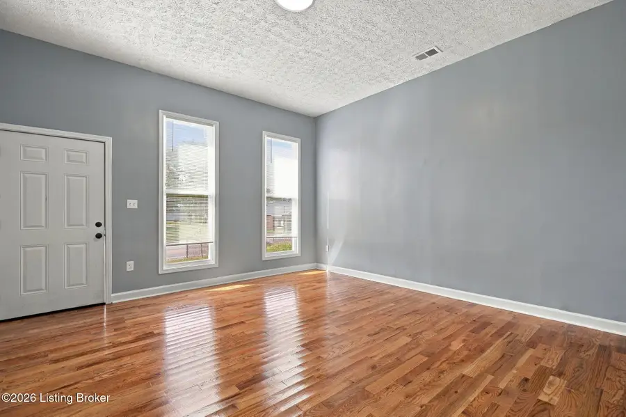 2331 W Market St, Louisville, KY 40212 - #2